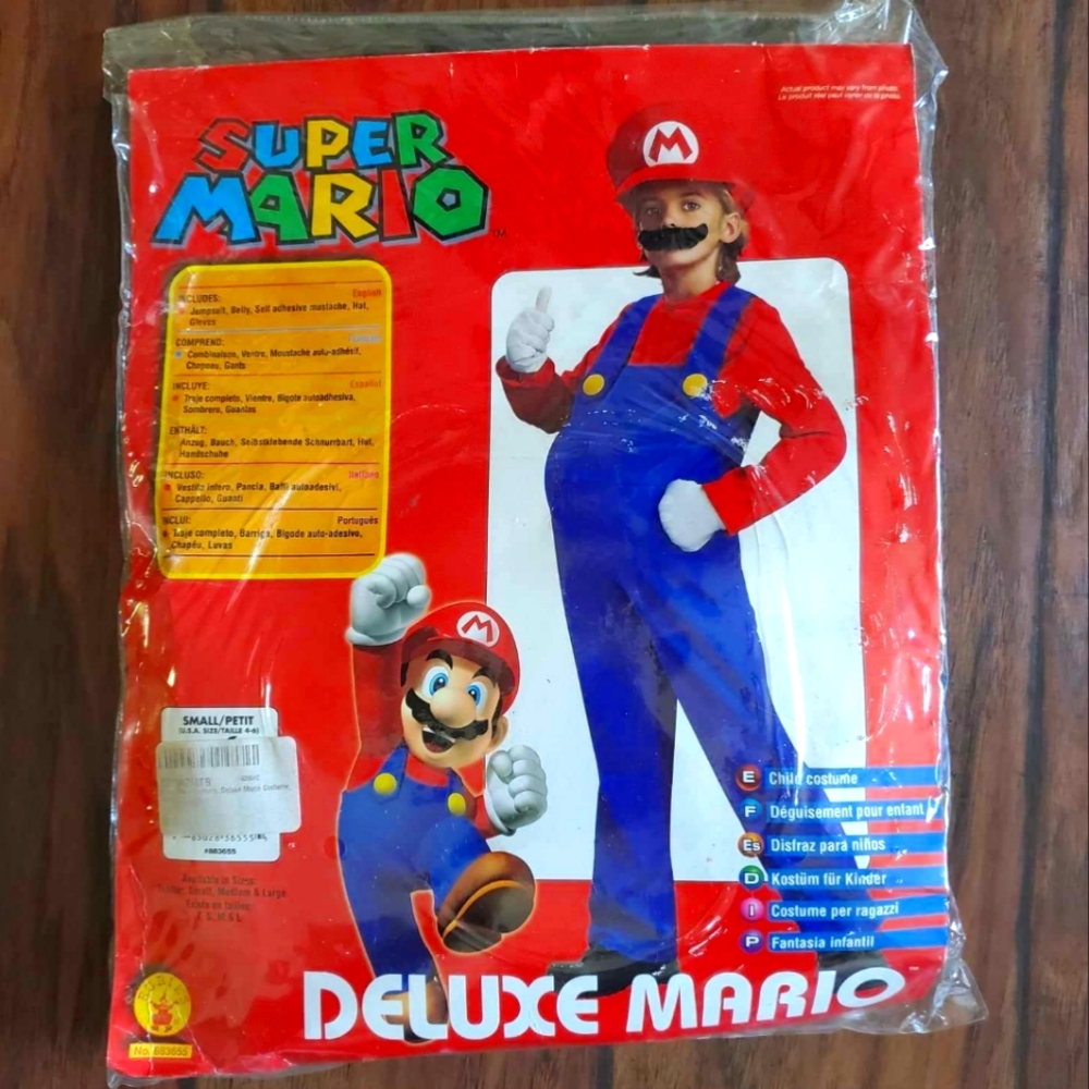 Super Mario costume